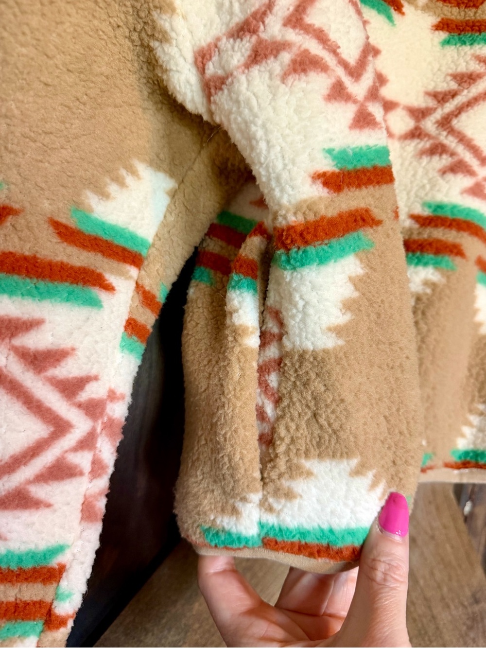 NWT Aztec Print Cropped Sherpa Jacket - Picture 10 of 13
